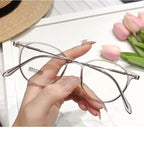 Transparent Lens Glasses – Modern Lightweight Frame