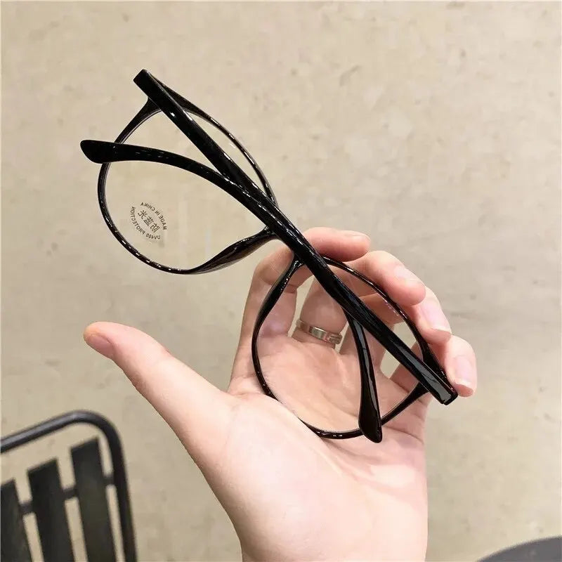 Contemporary Clear Lens Glasses – Sleek Everyday Frame