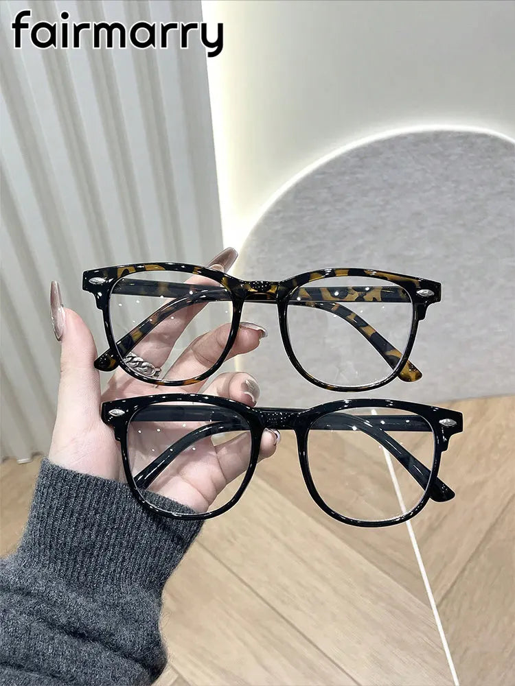 Contemporary Square Glasses – Clean Unisex Design